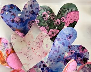 Baker Ross Décorations Spirale Cœurs Lot De 12 - Loisirs Créatifs Saint-Valentin Enfants Et Adultes