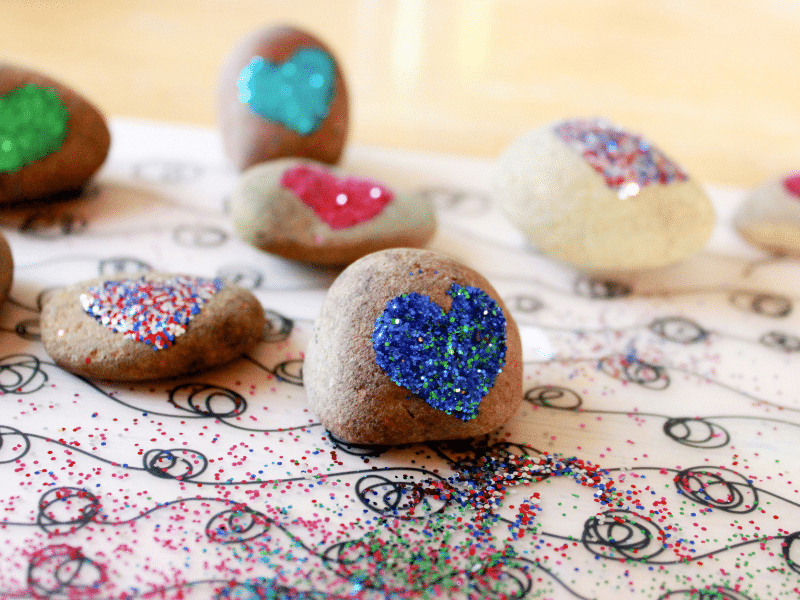 Comment faire des Valentins en pierre pailletée - img