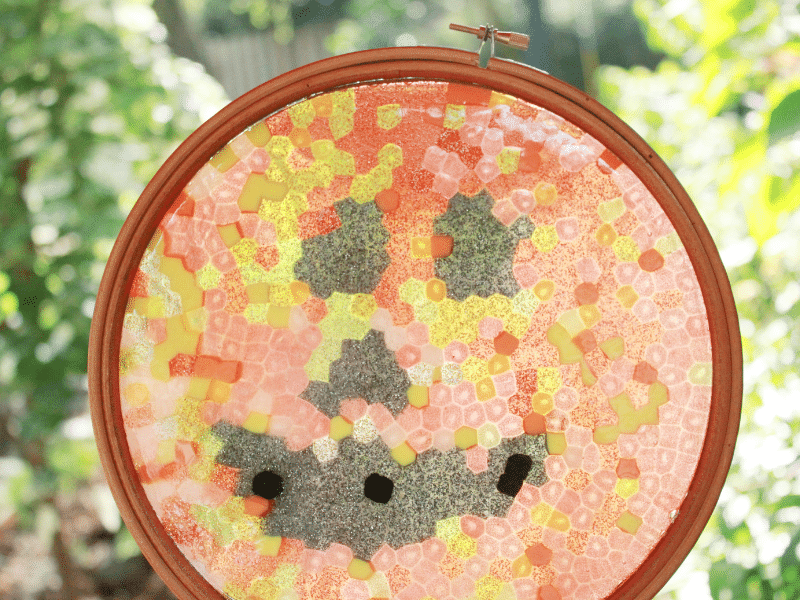 Comment réaliser un capteur de soleil en perles fondues pour Halloween - img