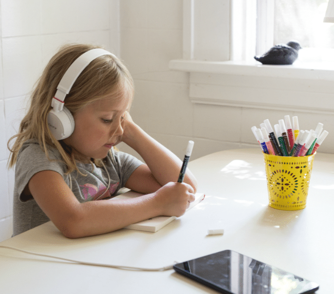 Essai de lecture en immersion avec des livres narrés pour enfants - img