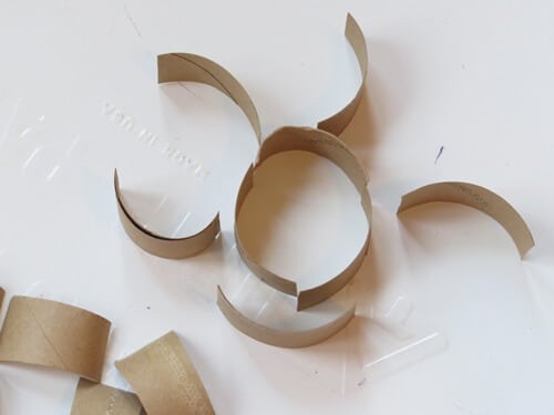 Comment réaliser des sculptures avec des tubes en carton - img