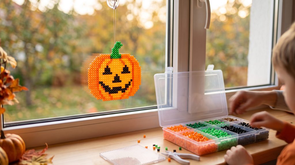 Comment réaliser un attrape-soleil de perles à repasser pour Halloween